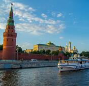 2 мая  Теплоходная прогулка по Москве-реке + Красная площадь и парк Зарядье